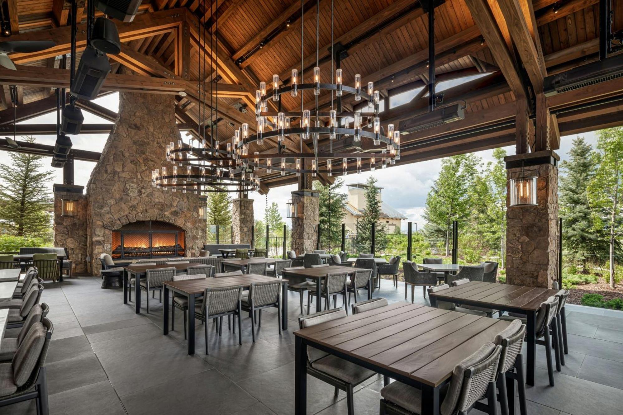 Gaylord Rockies Resort & Convention Center Aurora Exterior foto